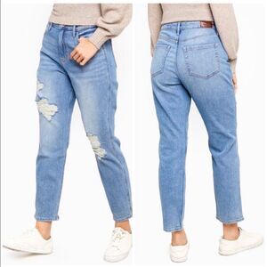 Hollister Ultra High-Rise Vintage mom jeans size 26” waist 3 Regular
